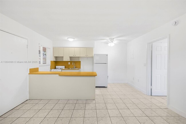 Foto del edificio - 7155 W 14th Ct