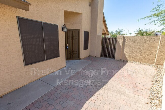 Building Photo - 710 E Sack Dr