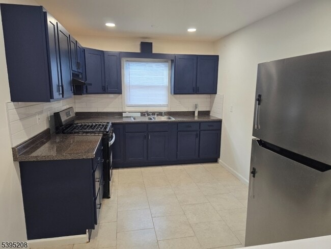 Building Photo - 67 Lindsley Ave