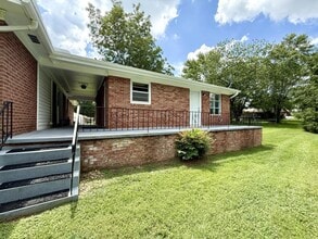 Building Photo - 118 Harrison Dr