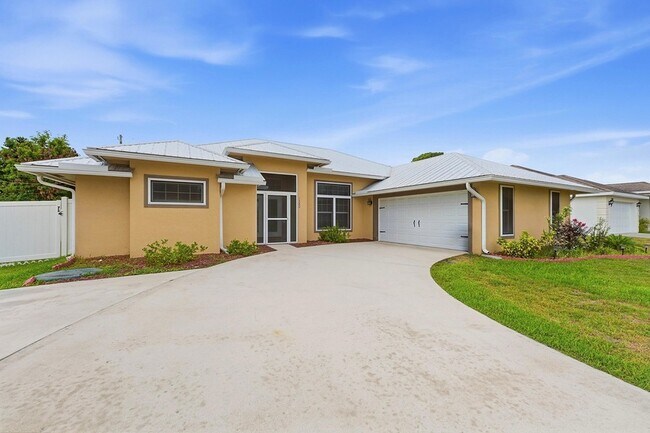 Building Photo - 1280 SW Kalevala Dr