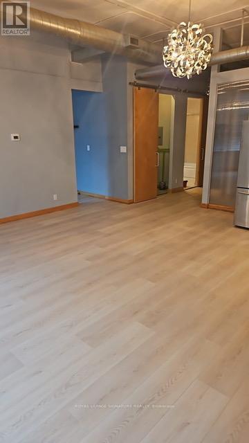 Photo du bâtiment - 188 Eglinton Ave E
