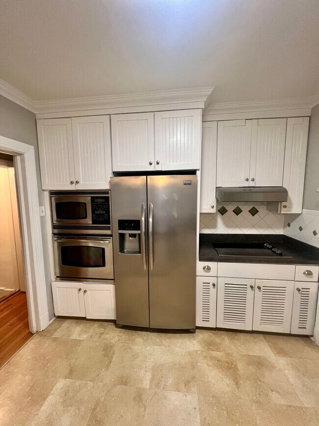 Foto del edificio - Beautiful Four Bedroom House, Right Off Grove and Patterson!! Lawn Care Included!!