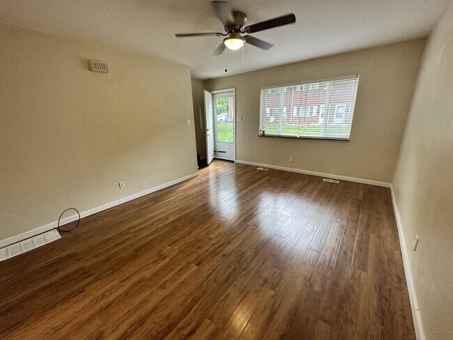 Foto del edificio - 827 Glendale Ave