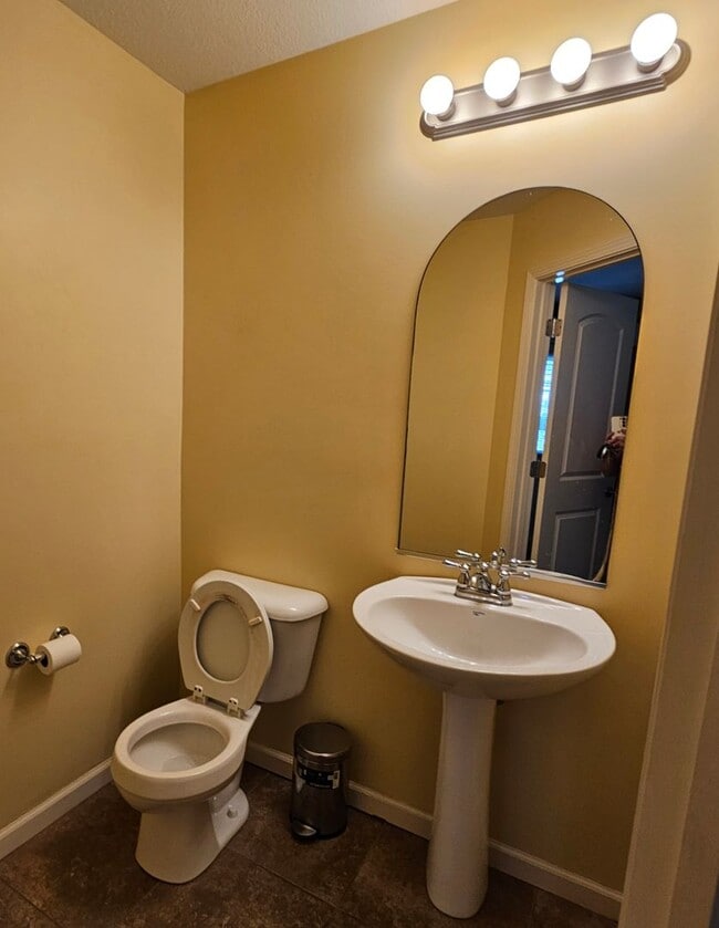 Foto del edificio - 3 Bd 2 Ba with Lake view!