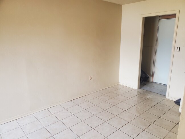Building Photo - East County Estates Triplex