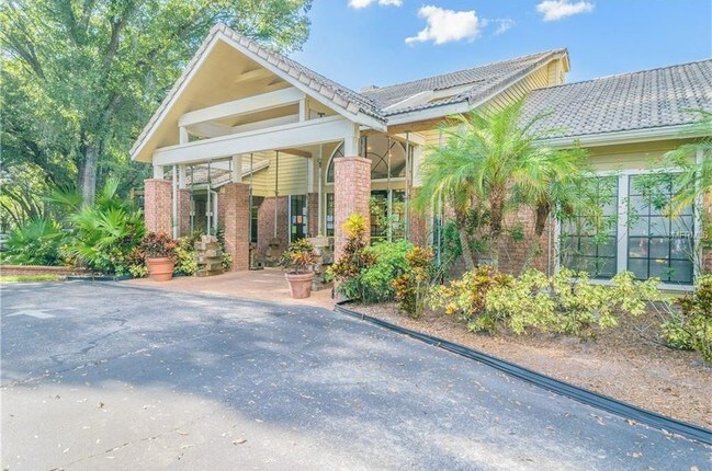 Foto del edificio - 8643 Mallard Reserve Dr