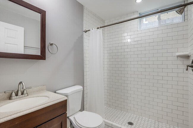 Foto del edificio - 513 Somerset Pl NW