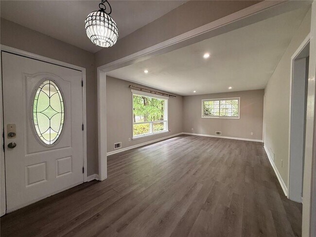 Building Photo - 3891 Artist View Dr