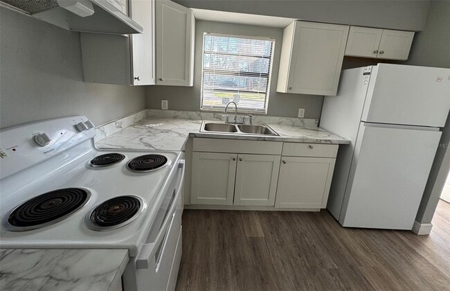 Building Photo - 7130 SW 45th Pl