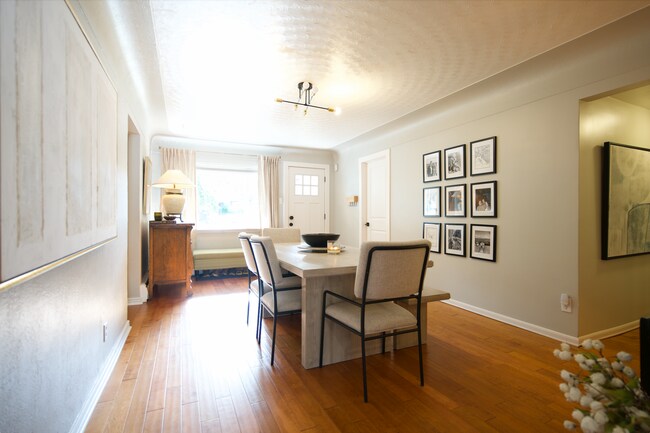 Foto del edificio - 4320 Winona Ct