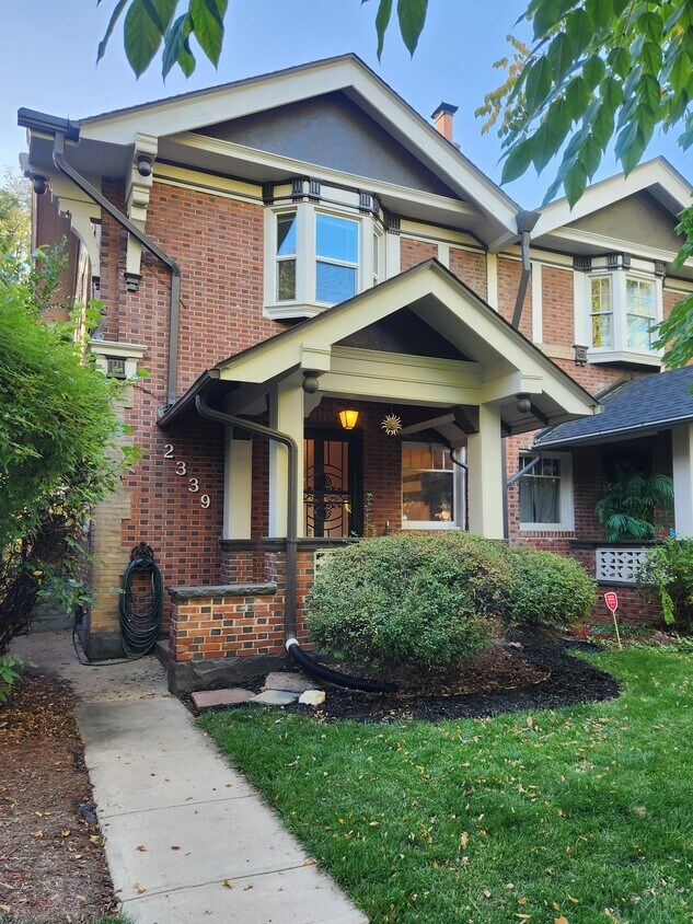 Foto principal - 2339 N High St