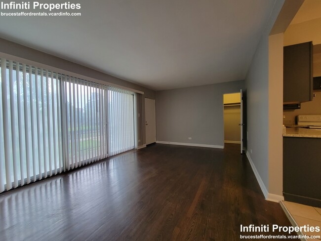 Building Photo - 3121 W 79th St