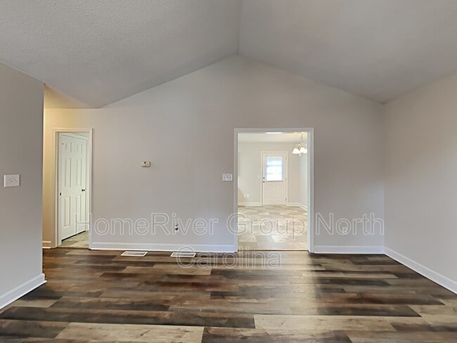 Building Photo - 201 Williamsgate Ct