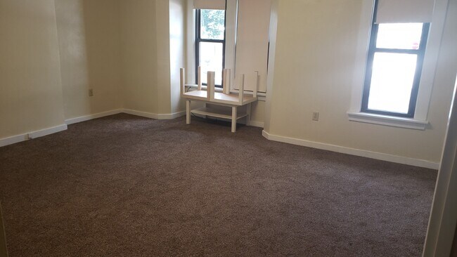 Foto del edificio - 2121 Murray Ave