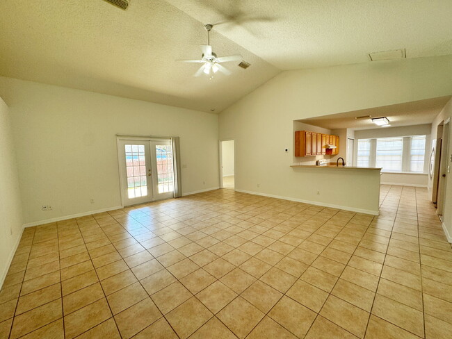 Foto del edificio - 3 Bedroom /2 Bath St. Augustine South!