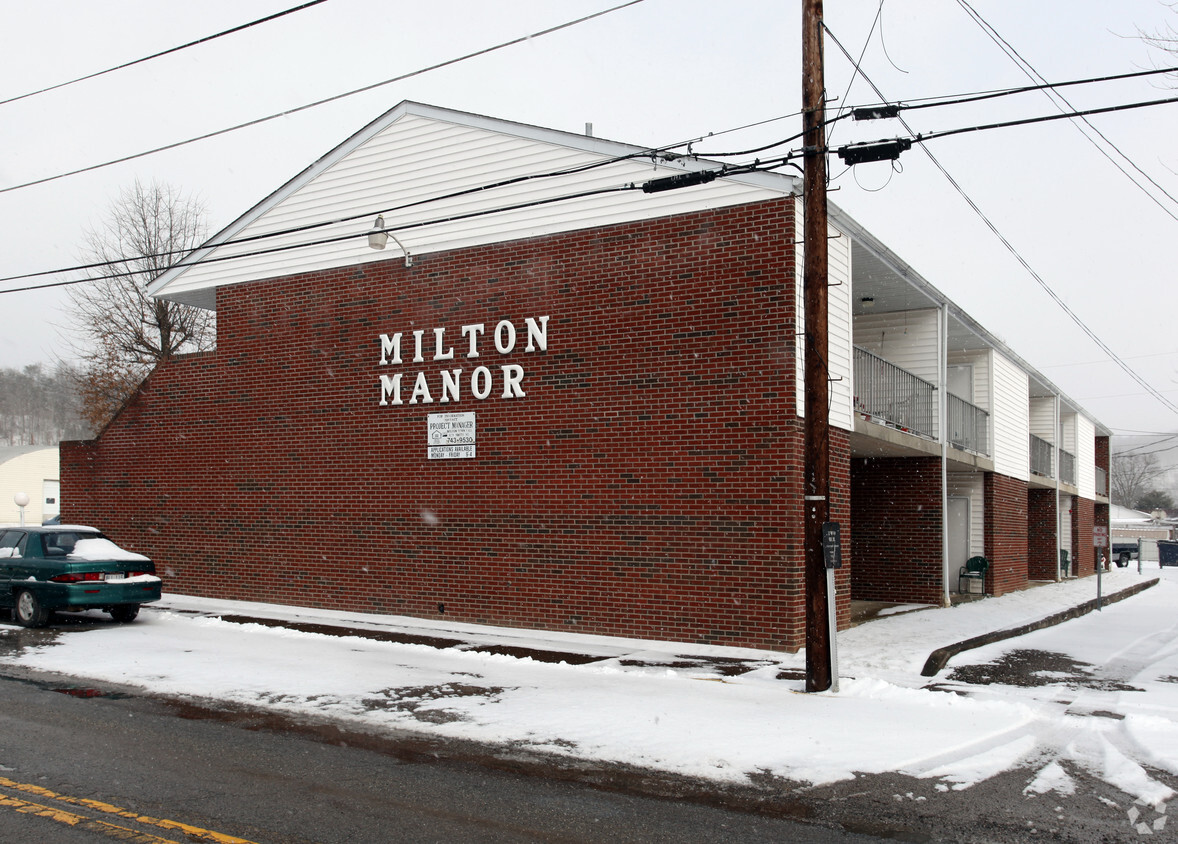 Building Photo - Milton Manor