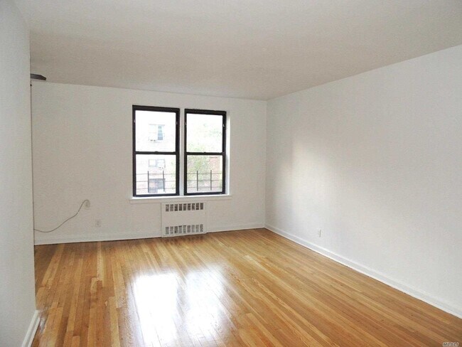 Foto del edificio - 105-20 66th Ave