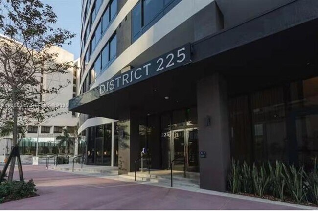 Foto del edificio - 225 N Miami Ave