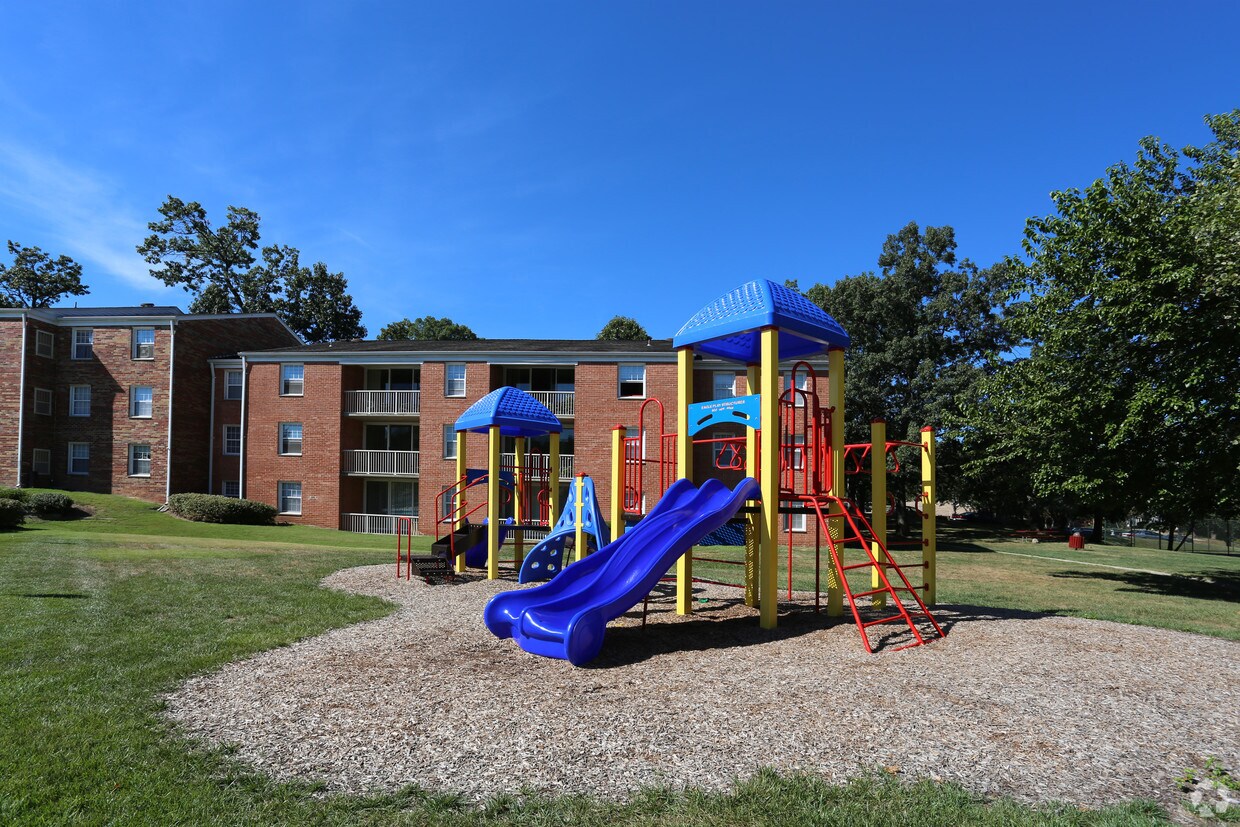 Lerner University Square Apartments Greenbelt, MD