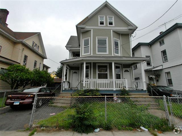 Building Photo - 933 Kossuth St