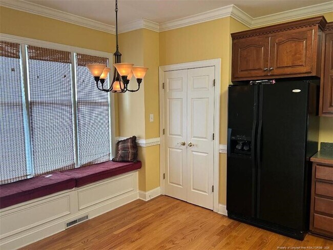 Foto del edificio - 4890 Independence Dr