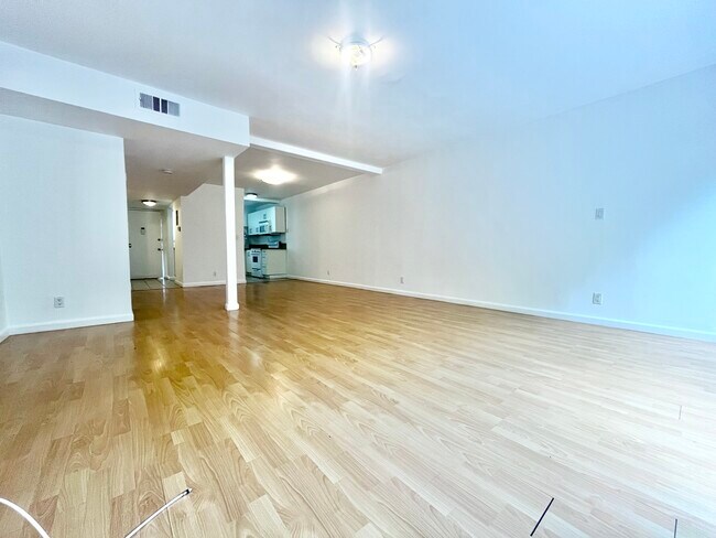 Foto del edificio - 4401 Kraft Ave