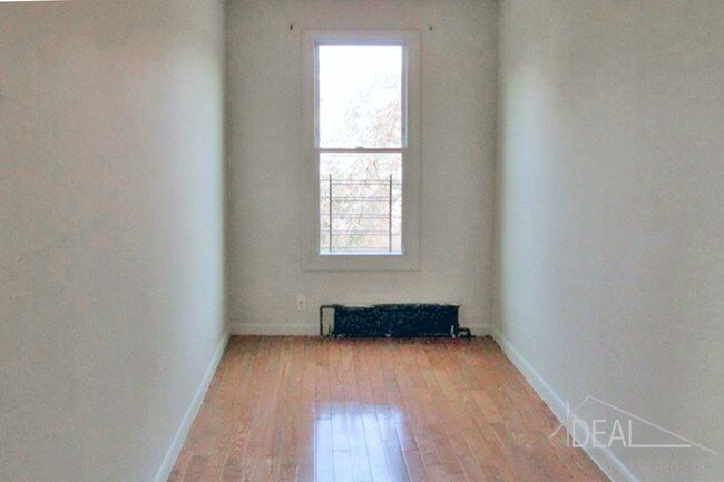 Building Photo - 820 Friel Pl