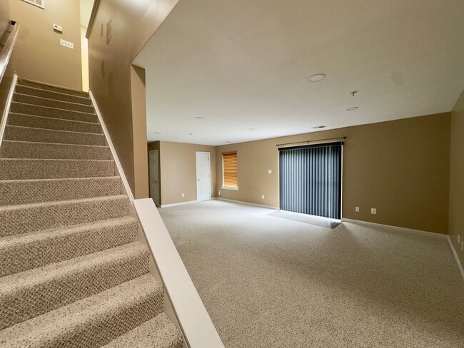 Building Photo - Charming 3BD/2BA/2 Half Bath Townhome with Garage in Havre de Grace, MD!