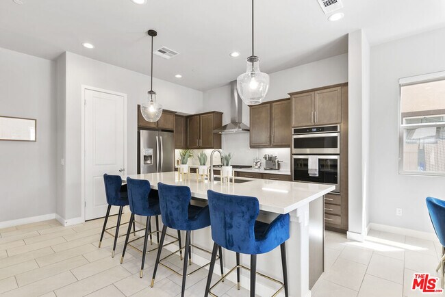 Foto del edificio - 551 Daniel Freeman Cir