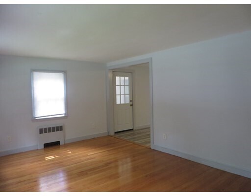 Foto del edificio - 14 Sunset Rd