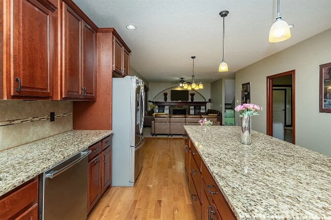 Foto del edificio - 8700 Wooded Point Dr