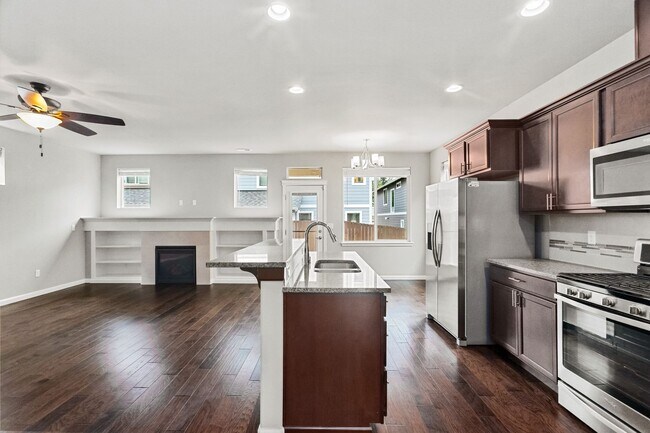 Foto del edificio - Two-story Home in Freestone at Bayside