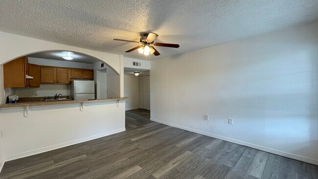 Foto del edificio - 7600 Forest City Rd