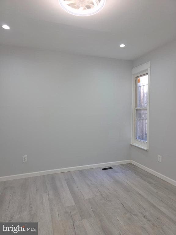 Foto del edificio - 5354 Woodland Ave