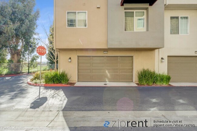 Foto del edificio - 4 br, 3 bath Townhome - 2702 Holly Street,...