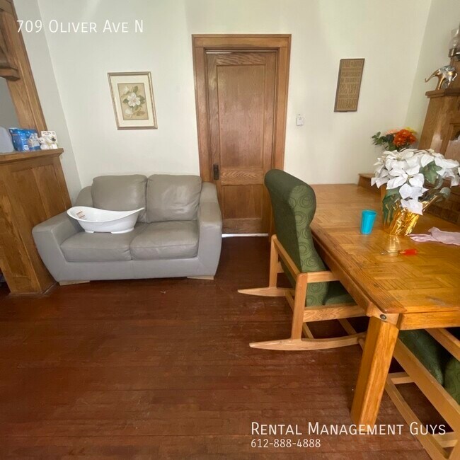 Foto del edificio - 709 N Oliver Ave