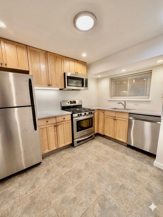 Photo - 827 League St (Philadelphia, PA)