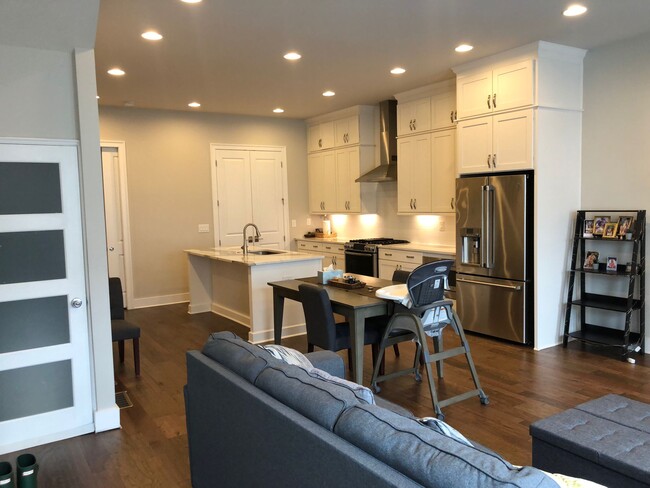 Building Photo - 849 Constellation Dr