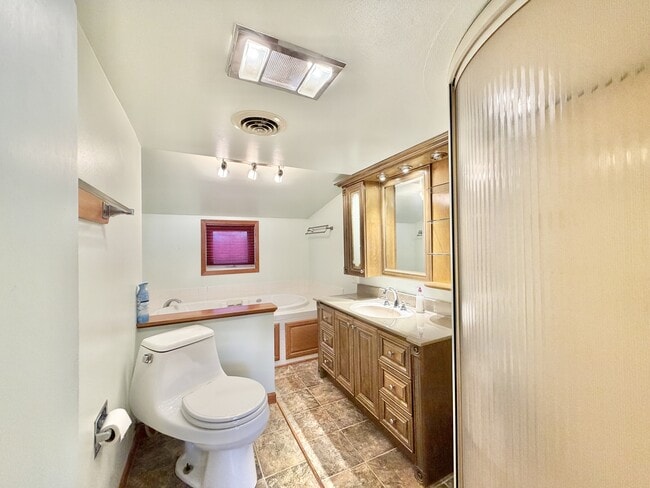 Building Photo - 2107 W Avalon Rd