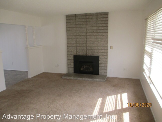 Building Photo - 3 br, 2 bath House - 309 E. Monroe