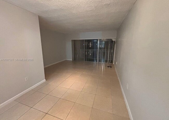 Foto del edificio - 9373 Fontainebleau Blvd