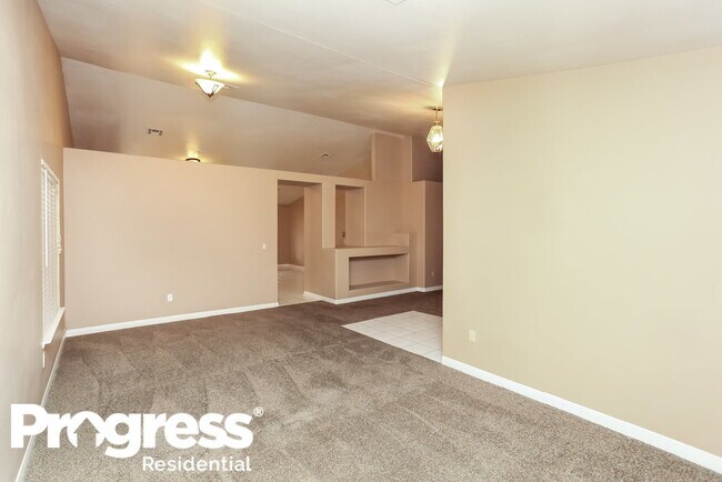 Building Photo - 5700 Silver Belle St