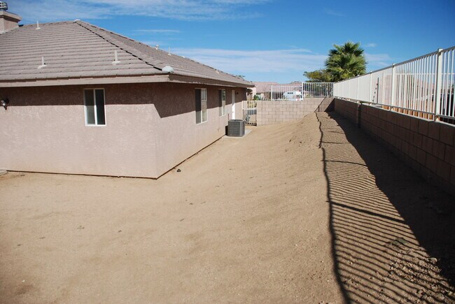 Building Photo - Quiet Home in Copper Hills located in a Cu...