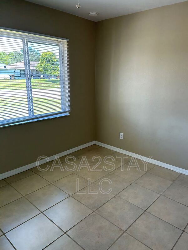 Foto del edificio - 2408 Churchill Ave N