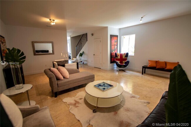 Foto del edificio - 3087 Ohio St