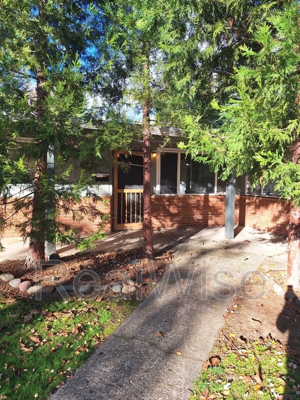 Foto del edificio - 801 Ashland St