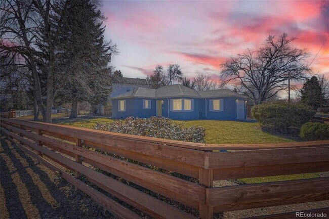 Building Photo - "Charming 3-Bed SFH Denver Gem with Gleaming Hardwood Floors"