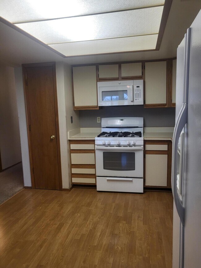 Foto del edificio - 831 Country Club Dr SE