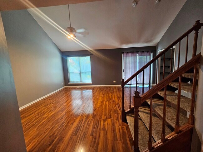 Building Photo - 1605 W Portsmith Ln